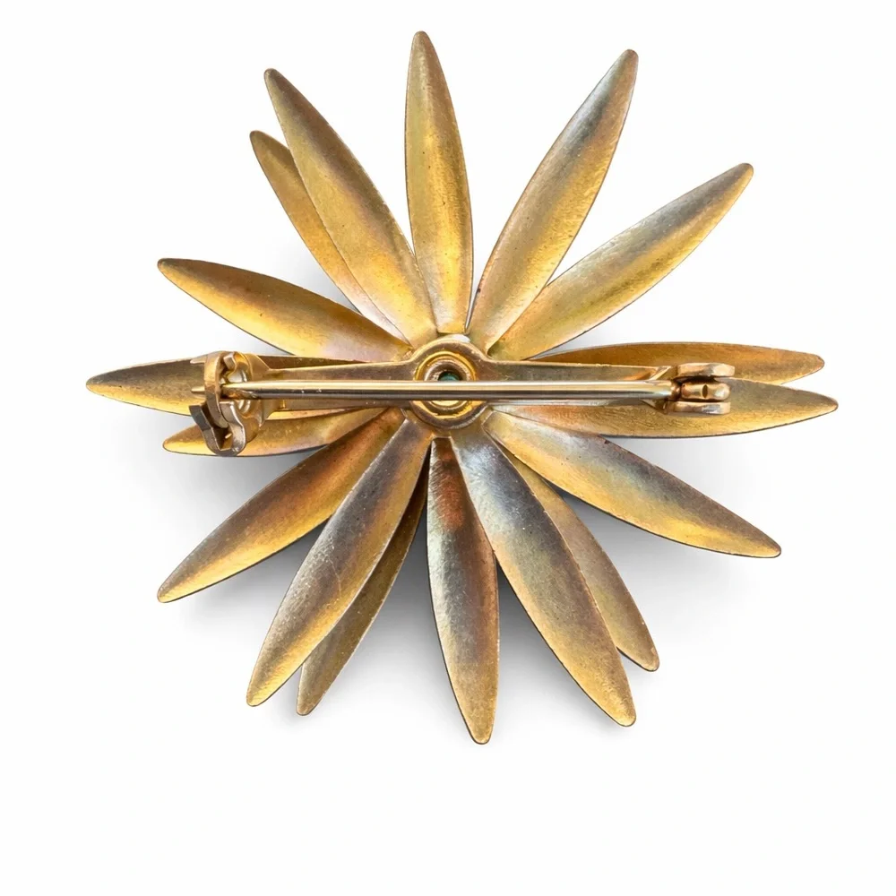Vintage Gold Tone Sunburst Flower Brooch w/ Green‎ Cabochon Center